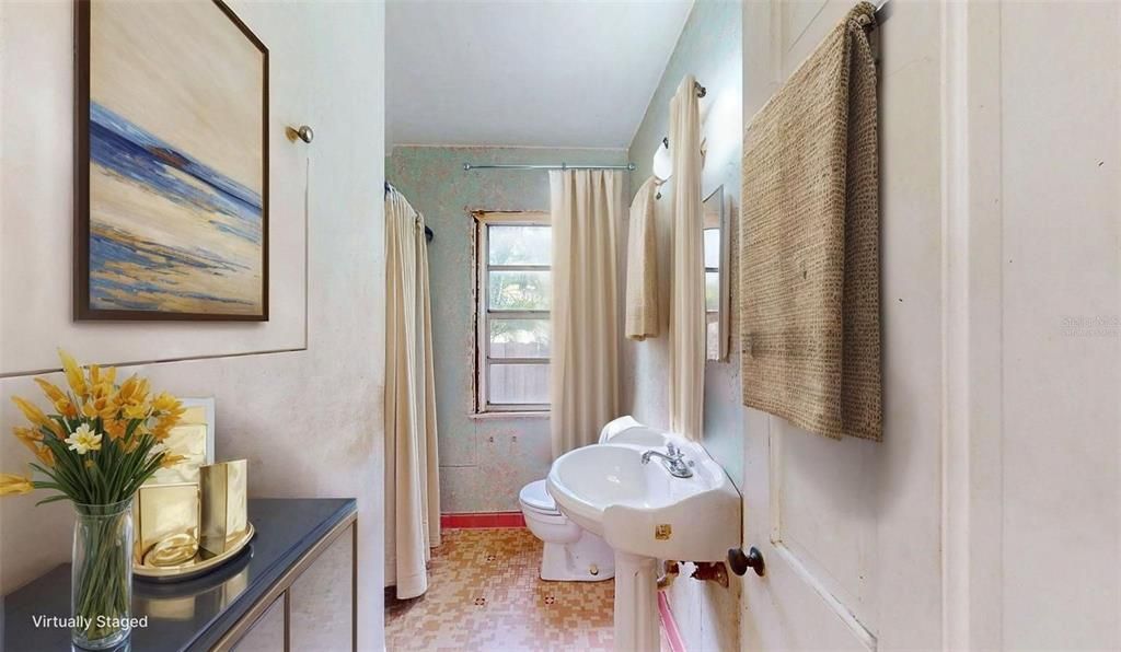 Active With Contract: $300,000 (2 beds, 1 baths, 1120 Square Feet)