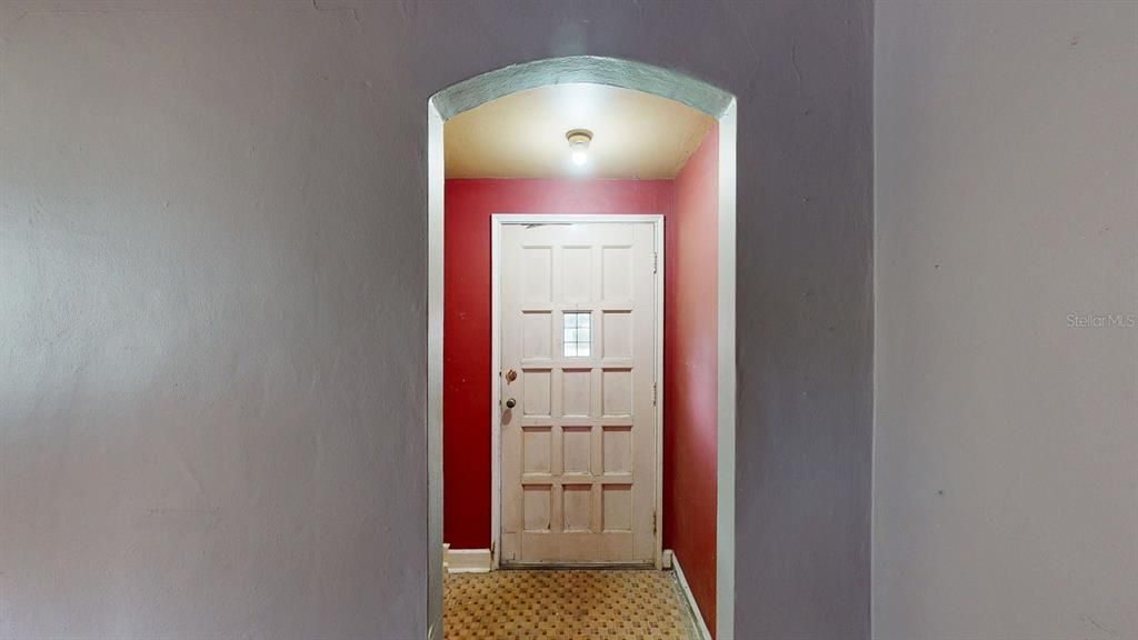 Active With Contract: $300,000 (2 beds, 1 baths, 1120 Square Feet)