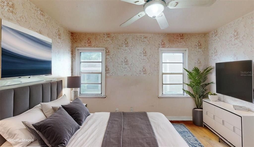 Active With Contract: $300,000 (2 beds, 1 baths, 1120 Square Feet)