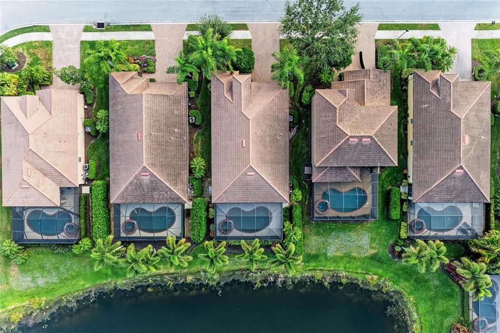 Под контрактом: $549,900 (3 спален, 2 ванн, 1866 Квадратных фут)