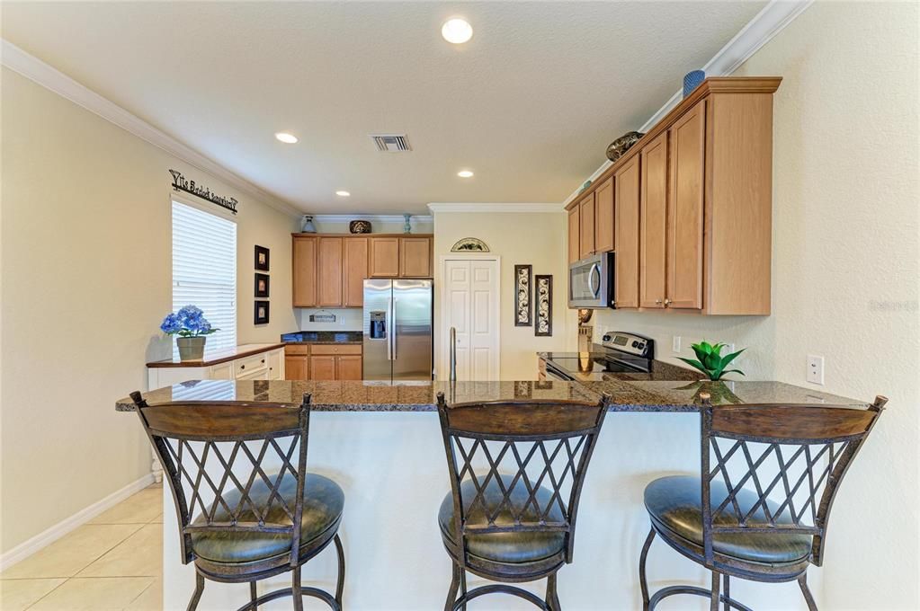 Под контрактом: $549,900 (3 спален, 2 ванн, 1866 Квадратных фут)