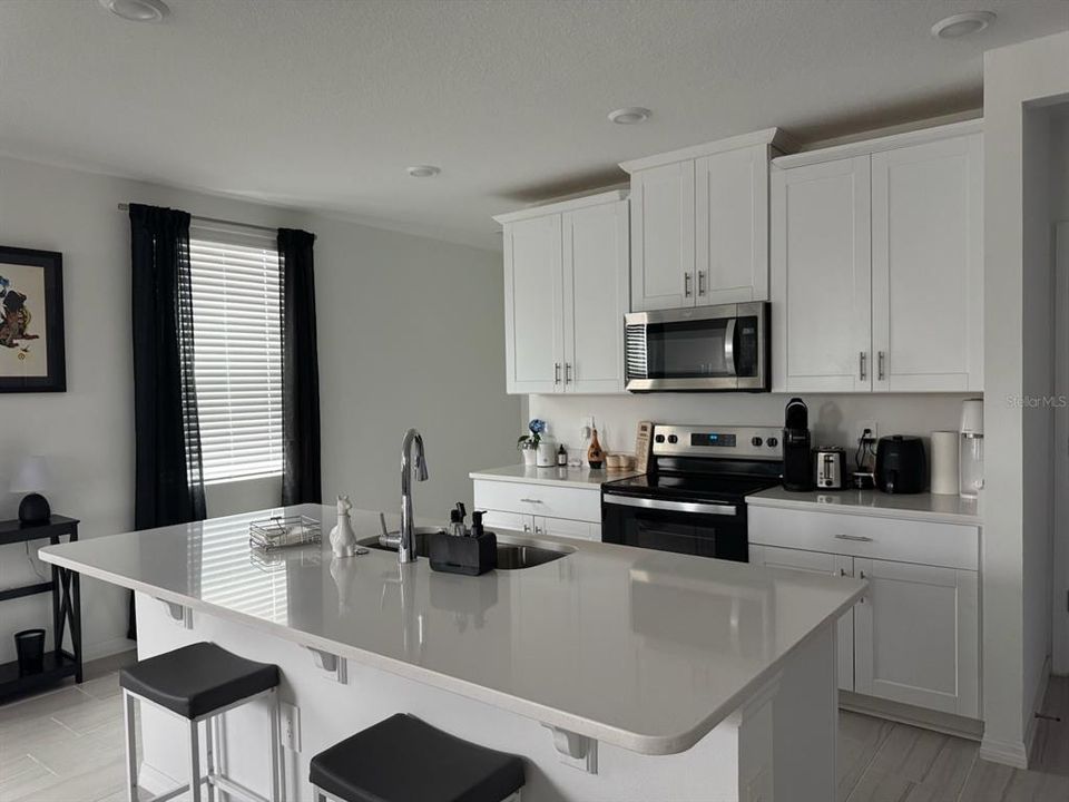 En Renta: $2,300 (3 camas, 2 baños, 1566 Pies cuadrados)