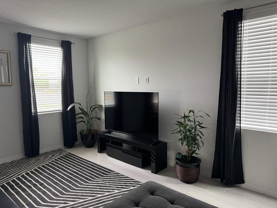 En Renta: $2,300 (3 camas, 2 baños, 1566 Pies cuadrados)