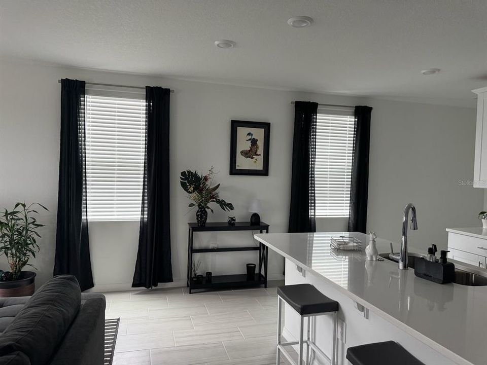 En Renta: $2,300 (3 camas, 2 baños, 1566 Pies cuadrados)