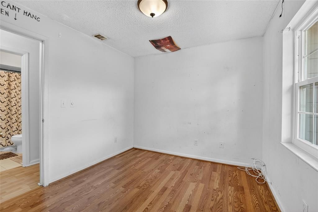 Active With Contract: $270,000 (3 beds, 2 baths, 1359 Square Feet)