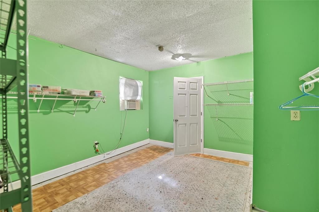 Active With Contract: $270,000 (3 beds, 2 baths, 1359 Square Feet)