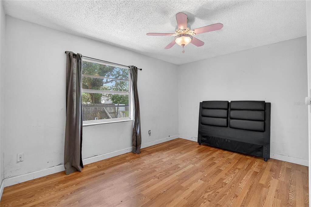 Active With Contract: $270,000 (3 beds, 2 baths, 1359 Square Feet)