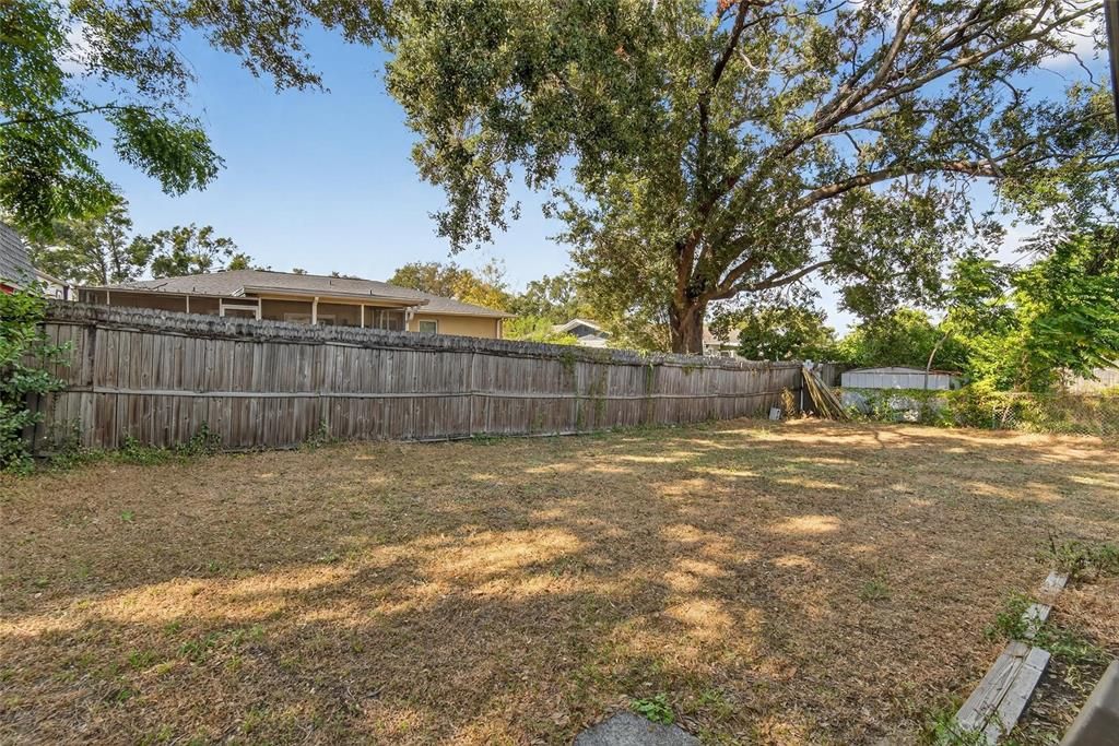 Active With Contract: $270,000 (3 beds, 2 baths, 1359 Square Feet)