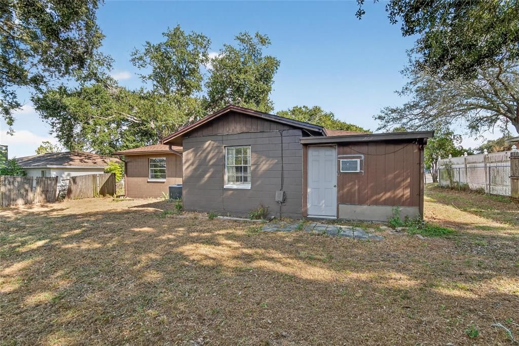 Active With Contract: $270,000 (3 beds, 2 baths, 1359 Square Feet)