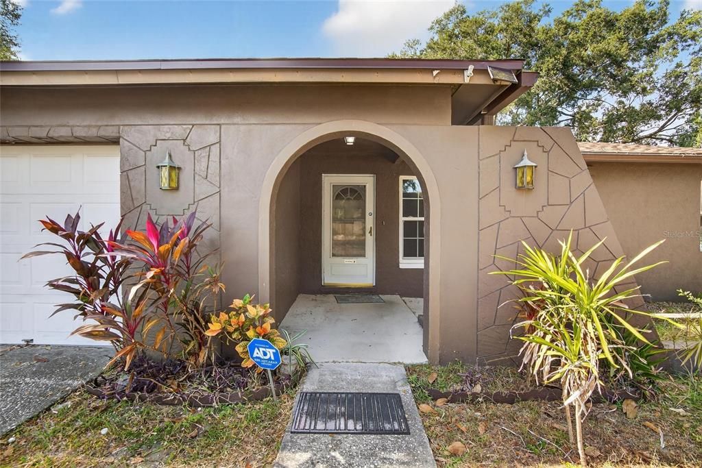 Active With Contract: $270,000 (3 beds, 2 baths, 1359 Square Feet)