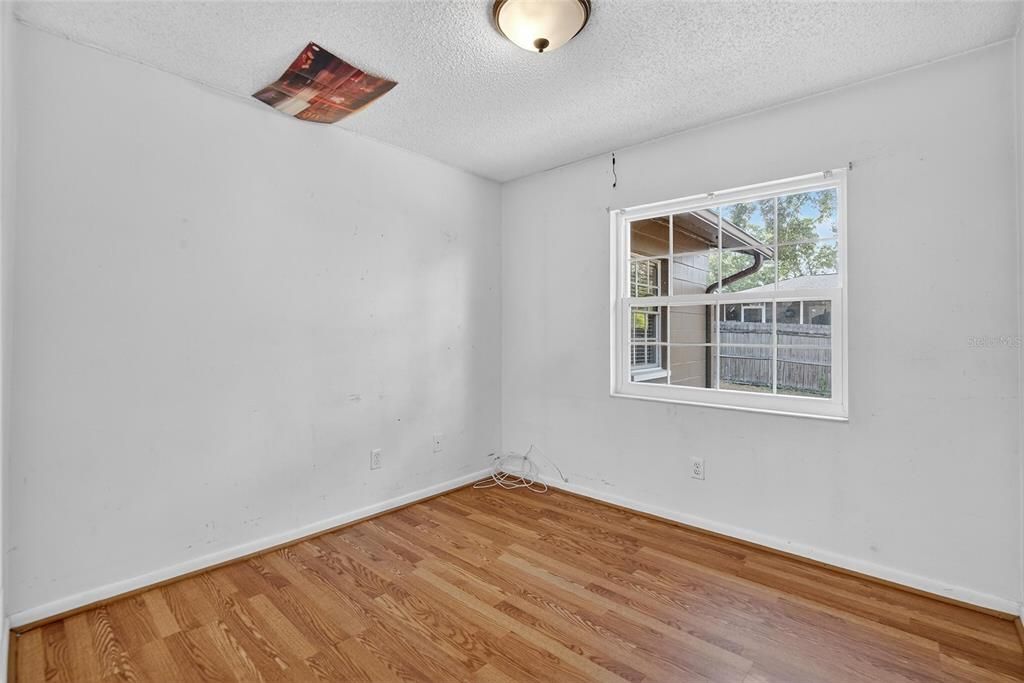 Active With Contract: $270,000 (3 beds, 2 baths, 1359 Square Feet)