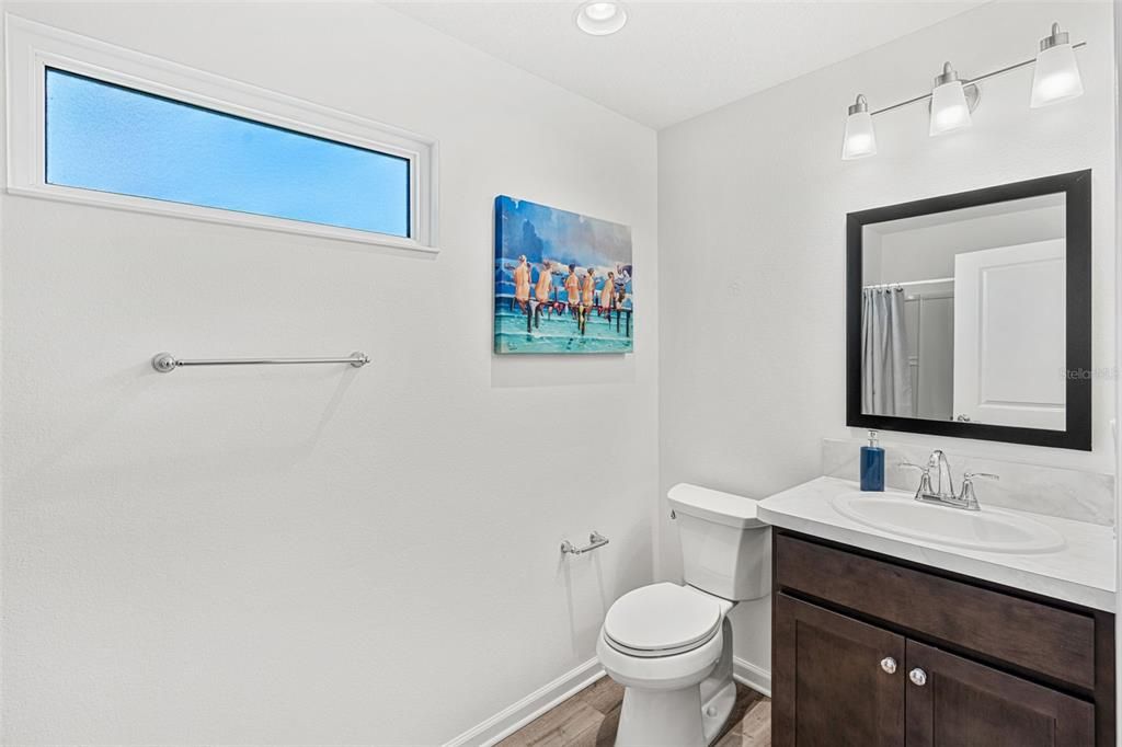 На продажу: $347,900 (2 спален, 2 ванн, 1295 Квадратных фут)