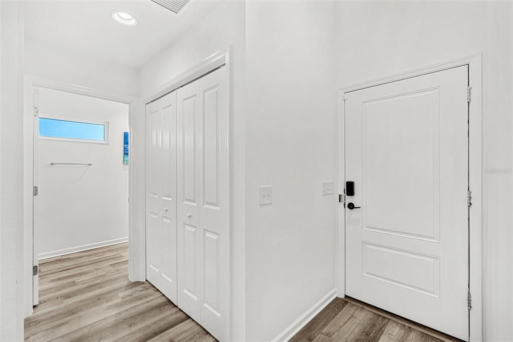 На продажу: $347,900 (2 спален, 2 ванн, 1295 Квадратных фут)