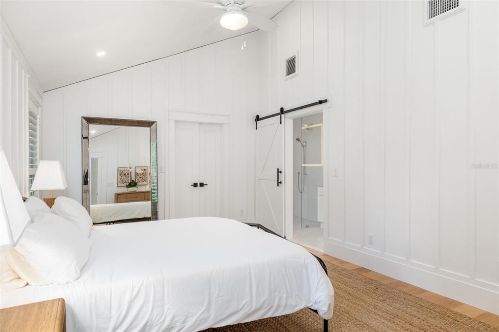 For Sale: $2,949,000 (4 beds, 3 baths, 2400 Square Feet)