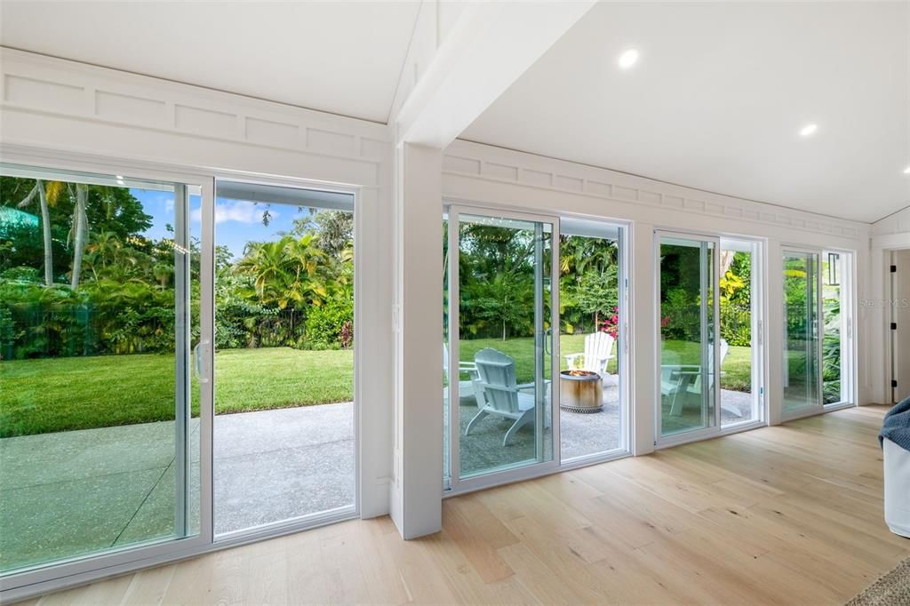 For Sale: $2,949,000 (4 beds, 3 baths, 2400 Square Feet)