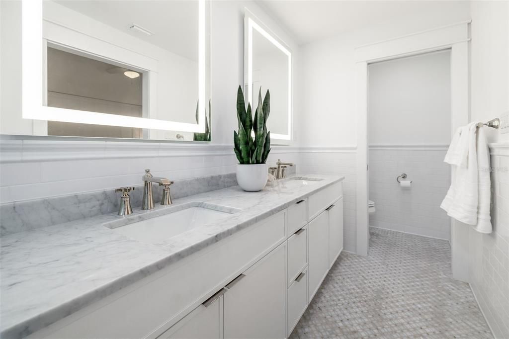 For Sale: $2,949,000 (4 beds, 3 baths, 2400 Square Feet)