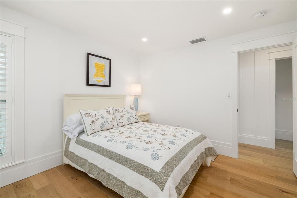 For Sale: $2,949,000 (4 beds, 3 baths, 2400 Square Feet)