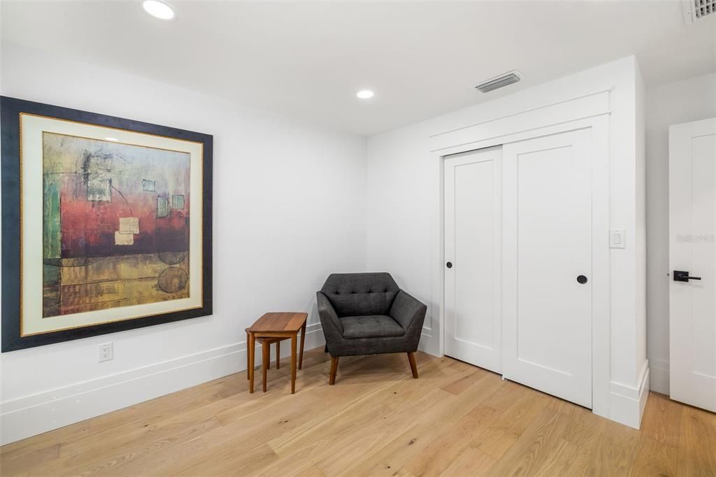 For Sale: $2,949,000 (4 beds, 3 baths, 2400 Square Feet)