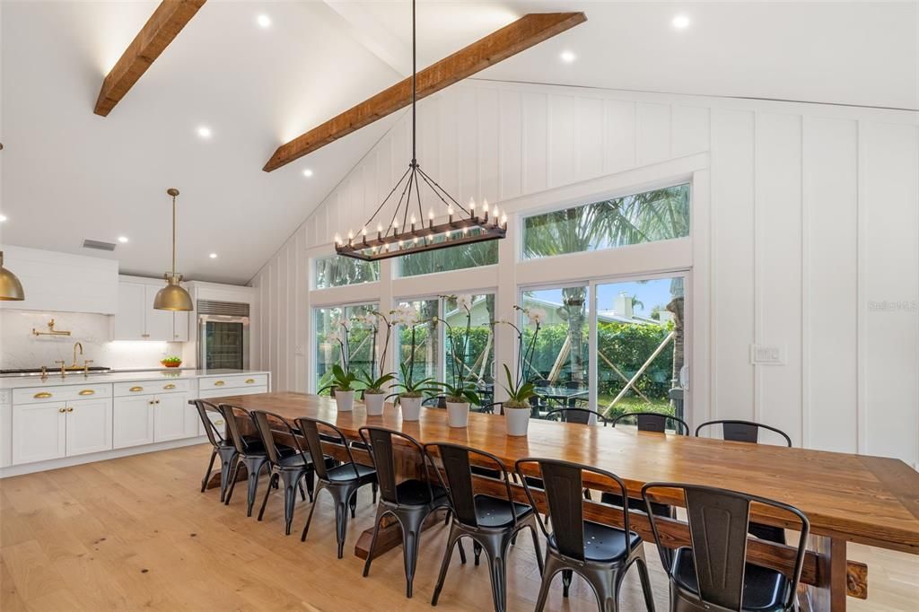 For Sale: $2,949,000 (4 beds, 3 baths, 2400 Square Feet)