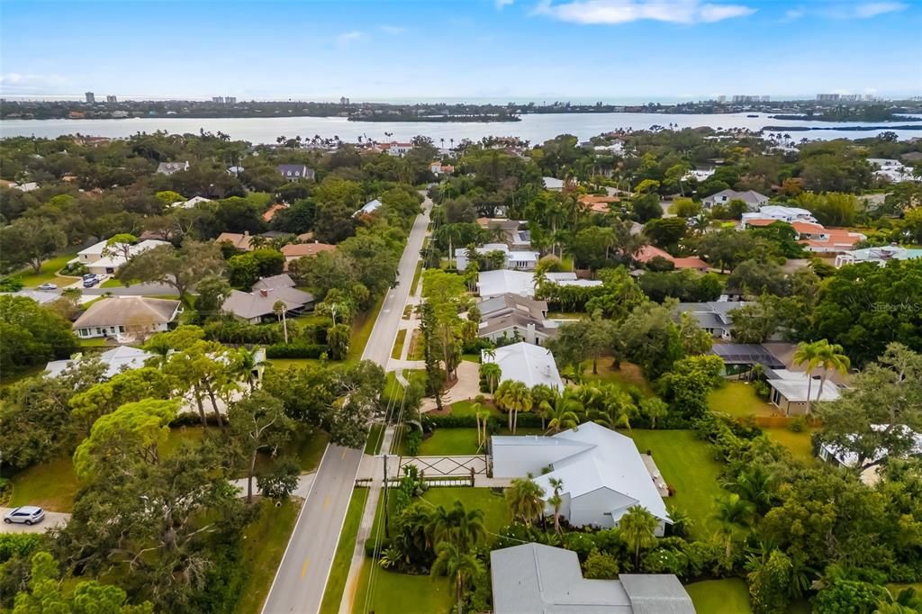 For Sale: $2,949,000 (4 beds, 3 baths, 2400 Square Feet)