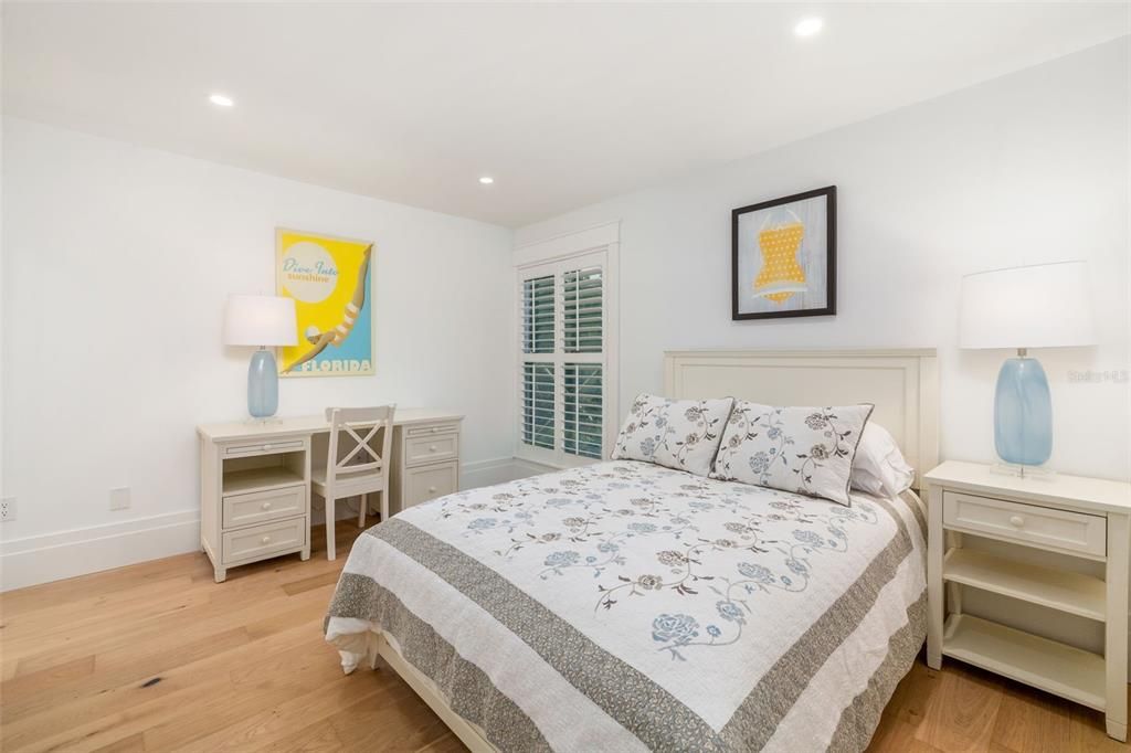 For Sale: $2,949,000 (4 beds, 3 baths, 2400 Square Feet)