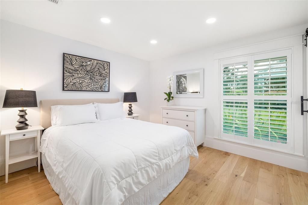 For Sale: $2,949,000 (4 beds, 3 baths, 2400 Square Feet)