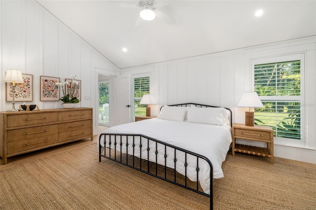 For Sale: $2,949,000 (4 beds, 3 baths, 2400 Square Feet)