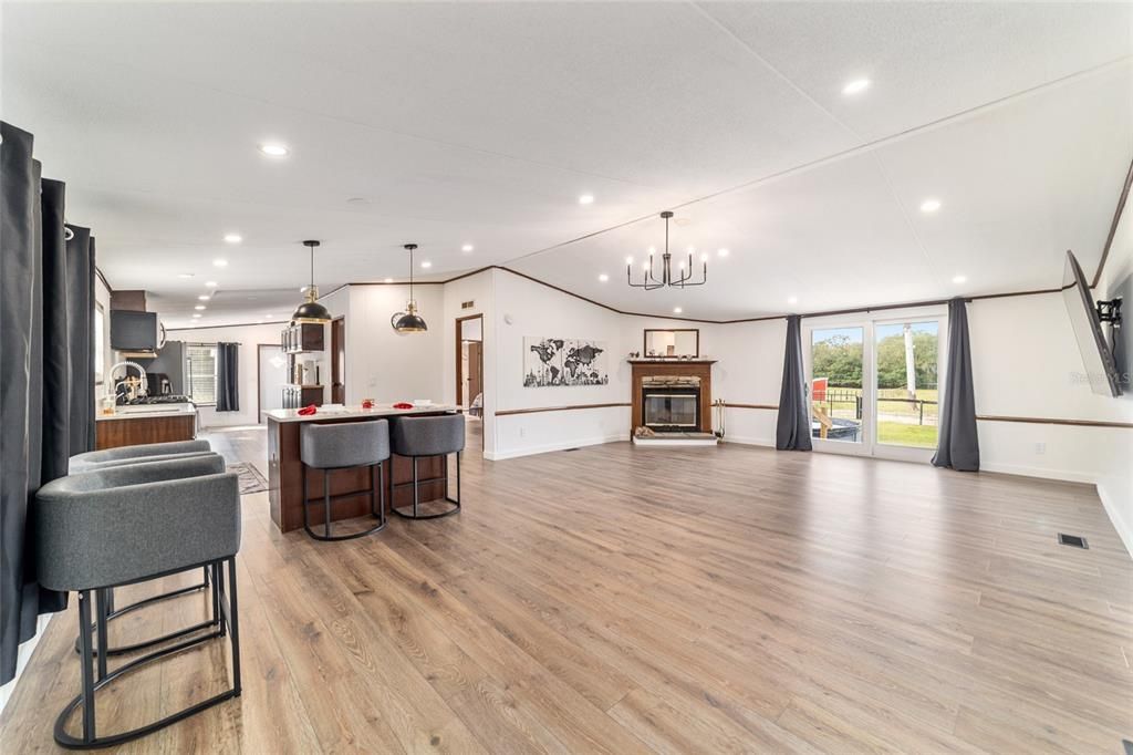 For Sale: $400,000 (3 beds, 2 baths, 1620 Square Feet)