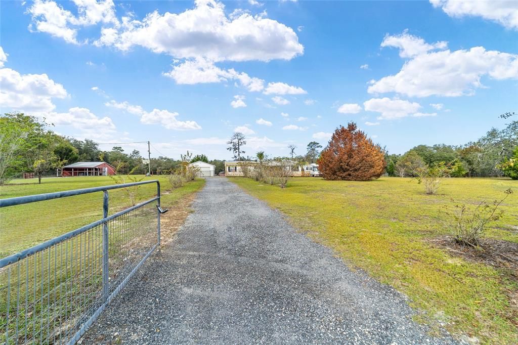 For Sale: $400,000 (3 beds, 2 baths, 1620 Square Feet)