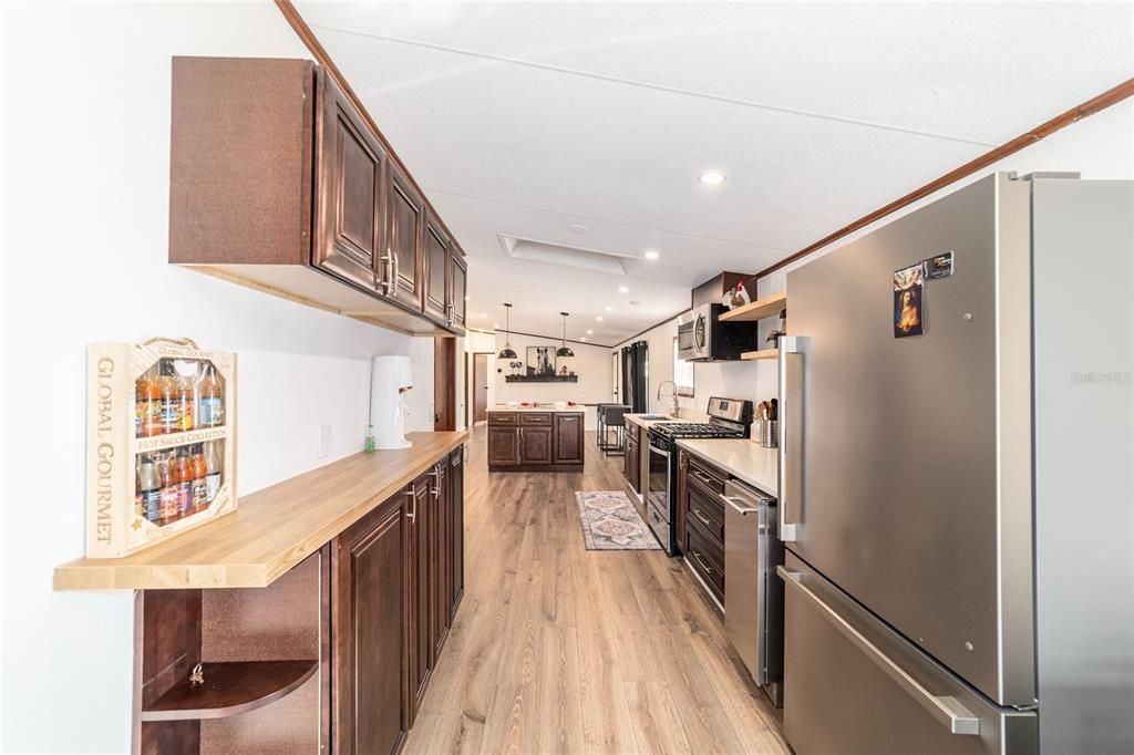 For Sale: $400,000 (3 beds, 2 baths, 1620 Square Feet)