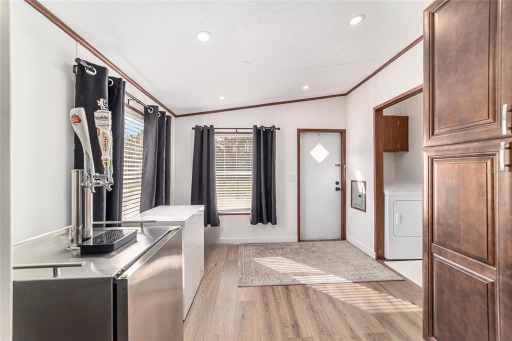 For Sale: $400,000 (3 beds, 2 baths, 1620 Square Feet)