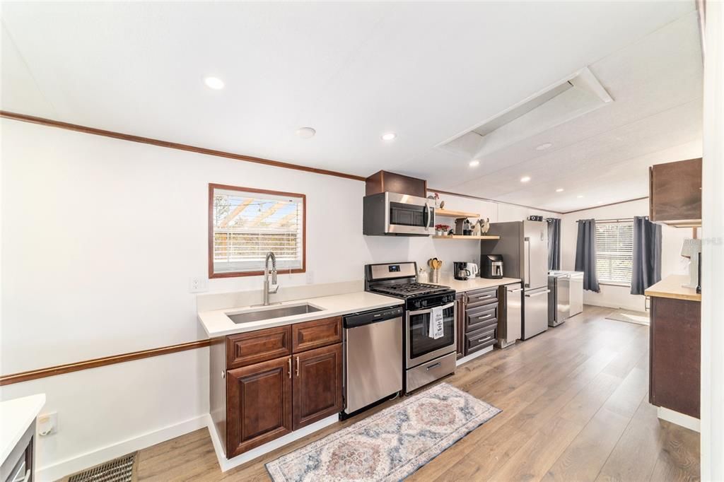 For Sale: $400,000 (3 beds, 2 baths, 1620 Square Feet)