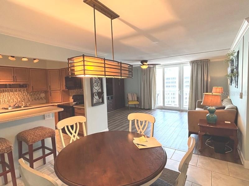 En Venta: $229,000 (1 camas, 1 baños, 796 Pies cuadrados)