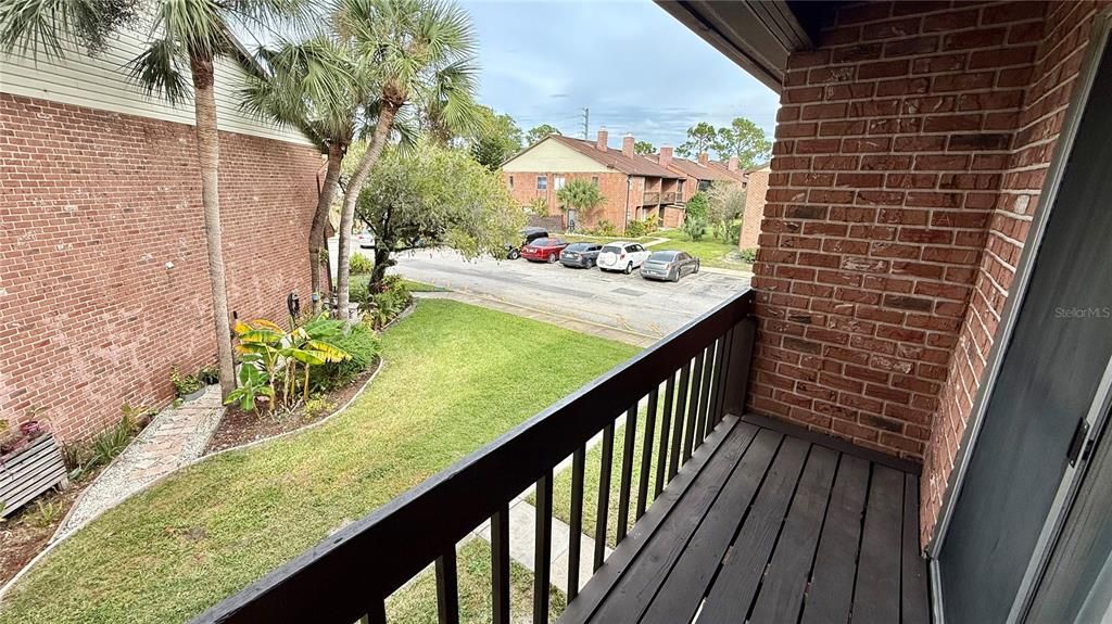 For Sale: $149,000 (2 beds, 1 baths, 996 Square Feet)