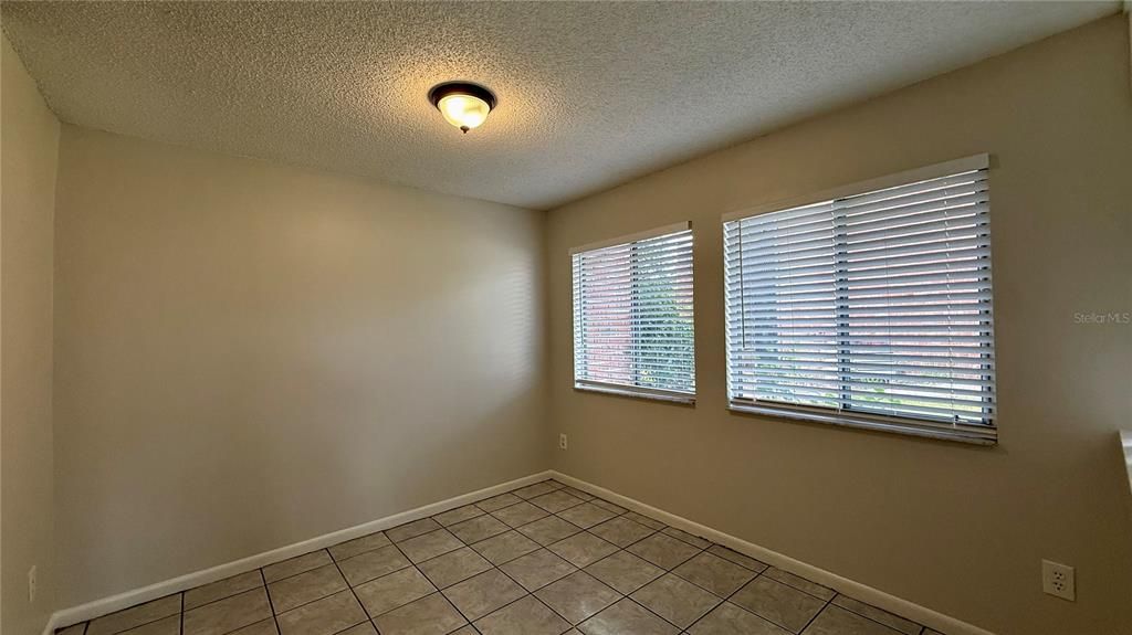 For Sale: $149,000 (2 beds, 1 baths, 996 Square Feet)