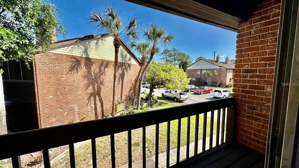 For Sale: $149,000 (2 beds, 1 baths, 996 Square Feet)