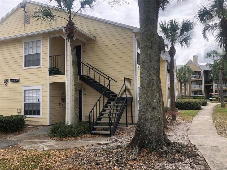 合同活跃: $1,350 (1 贝兹, 1 浴室, 627 平方英尺)