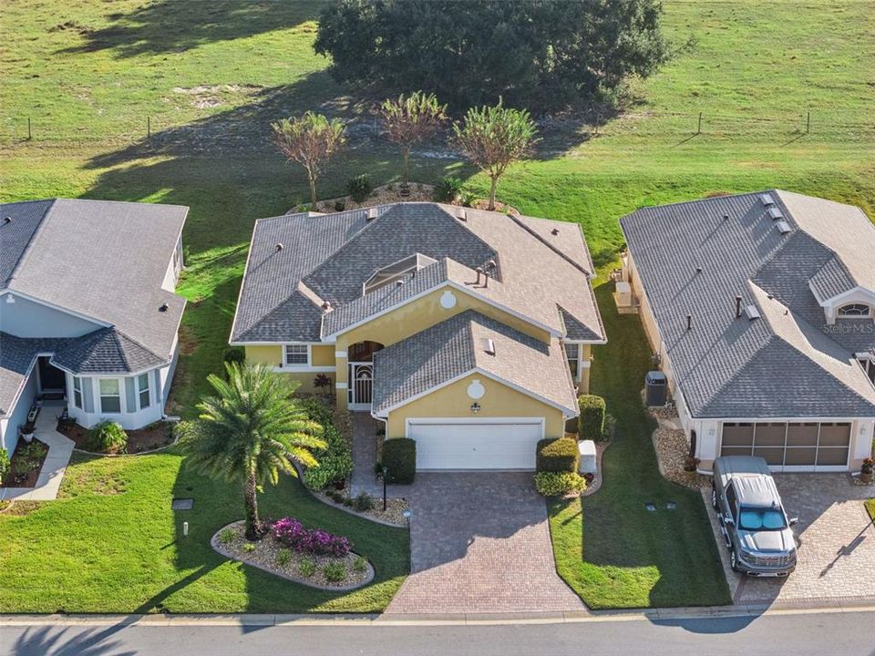 For Sale: $325,000 (2 beds, 2 baths, 1592 Square Feet)