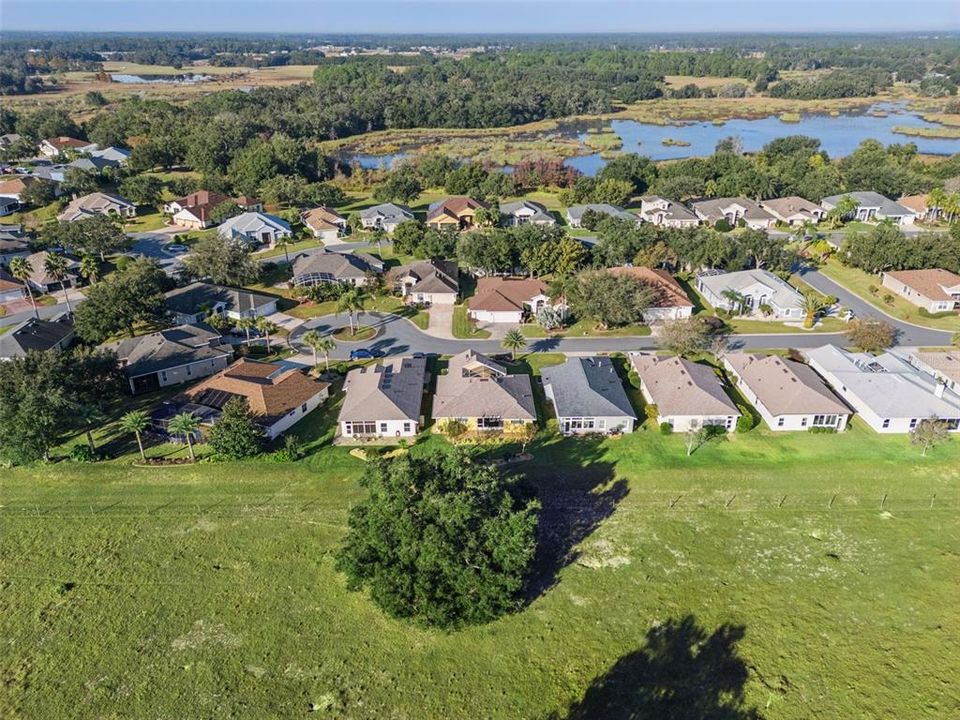 For Sale: $325,000 (2 beds, 2 baths, 1592 Square Feet)