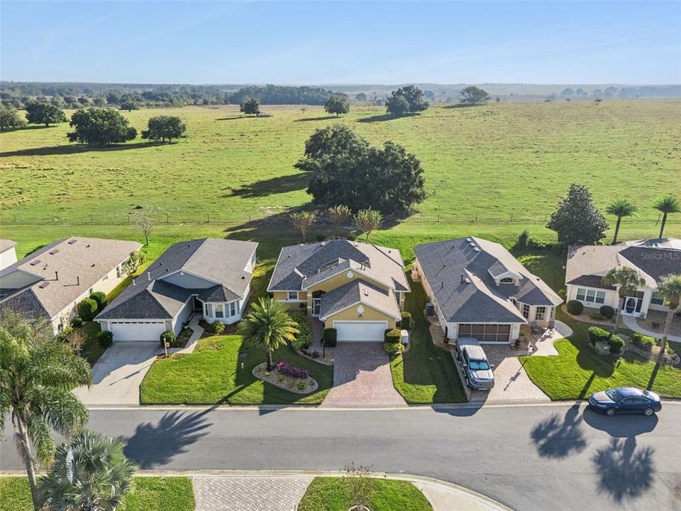 For Sale: $325,000 (2 beds, 2 baths, 1592 Square Feet)