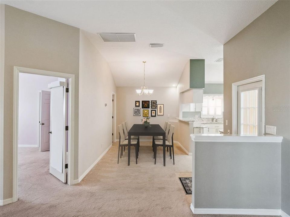 For Sale: $325,000 (2 beds, 2 baths, 1592 Square Feet)