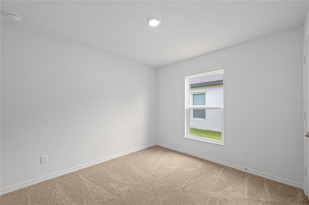 Active With Contract: $274,900 (3 beds, 2 baths, 1401 Square Feet)