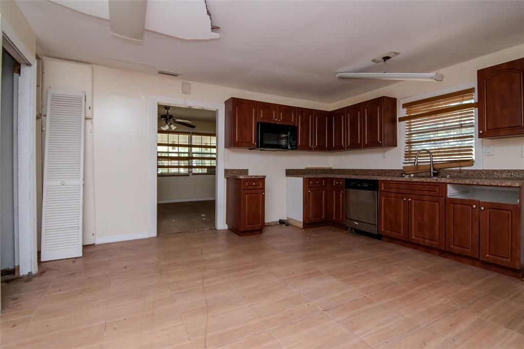 Active With Contract: $329,000 (0.99 acres)