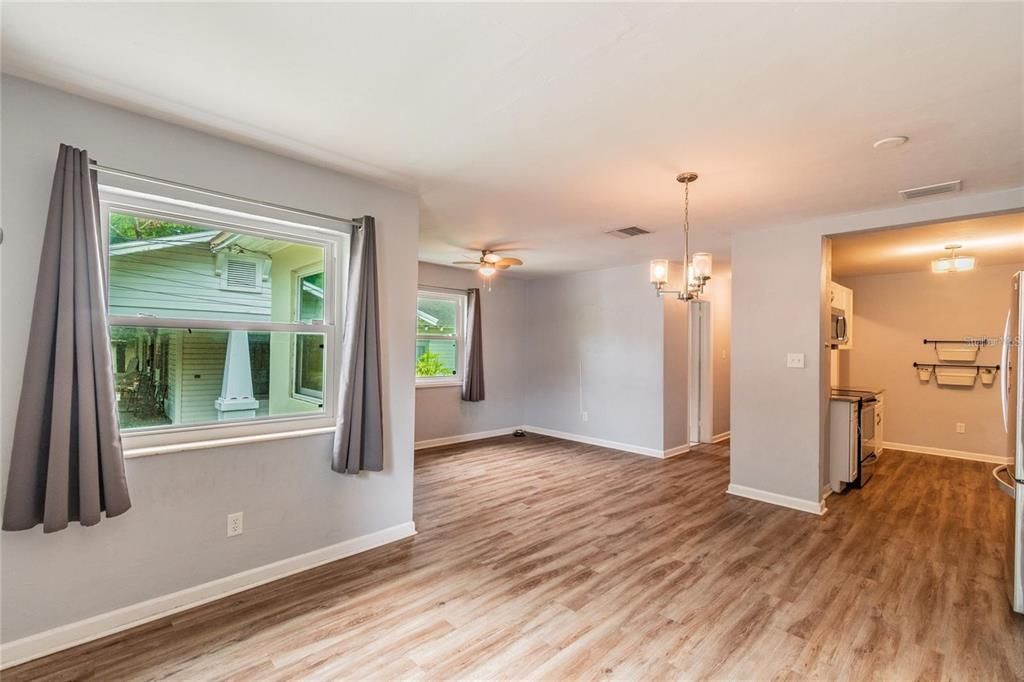 待售: $415,000 (3 贝兹, 0 浴室, 1500 平方英尺)