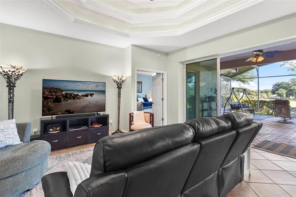 En Venta: $489,000 (3 camas, 2 baños, 2233 Pies cuadrados)