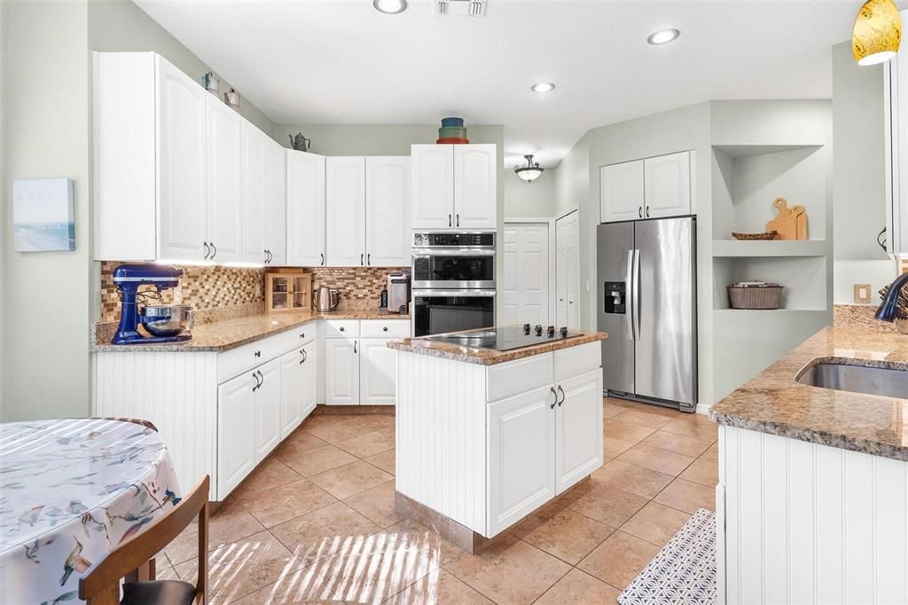 En Venta: $489,000 (3 camas, 2 baños, 2233 Pies cuadrados)