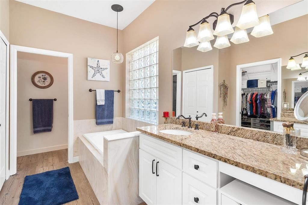 En Venta: $489,000 (3 camas, 2 baños, 2233 Pies cuadrados)