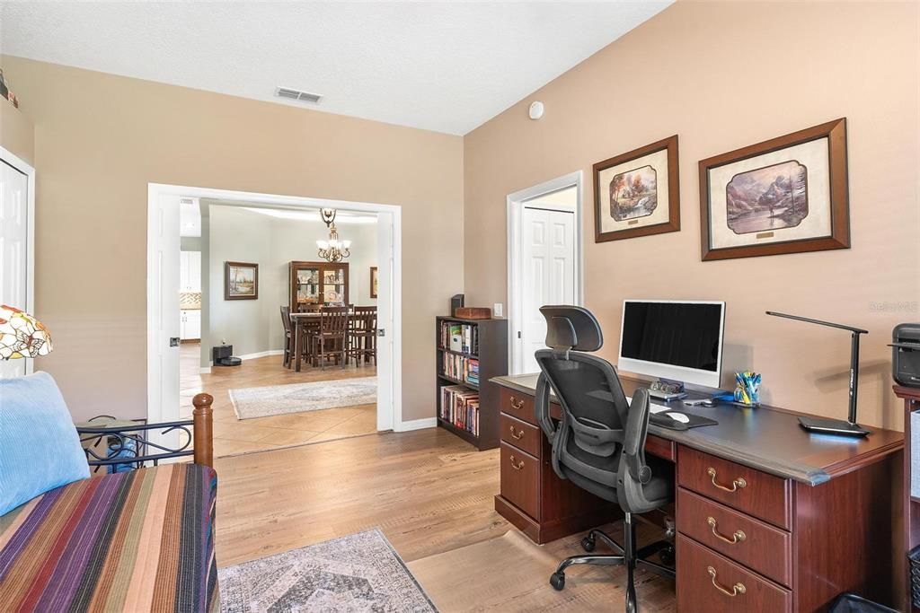 En Venta: $489,000 (3 camas, 2 baños, 2233 Pies cuadrados)