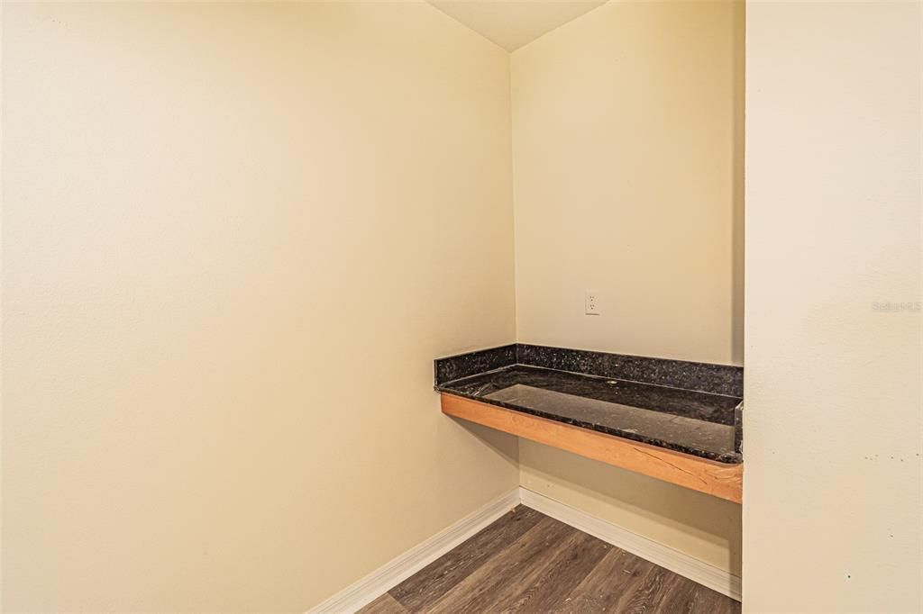 出租: $1,895 (3 贝兹, 2 浴室, 1600 平方英尺)