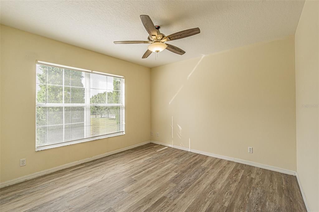 出租: $1,895 (3 贝兹, 2 浴室, 1600 平方英尺)